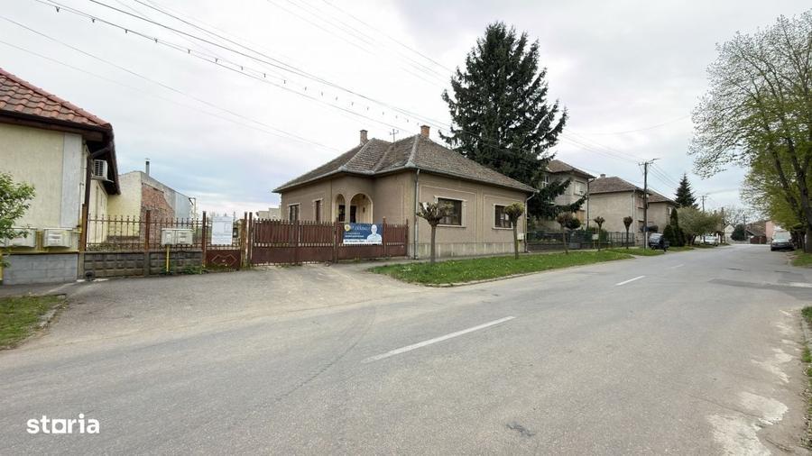 Casă cu 4 camere în Central
