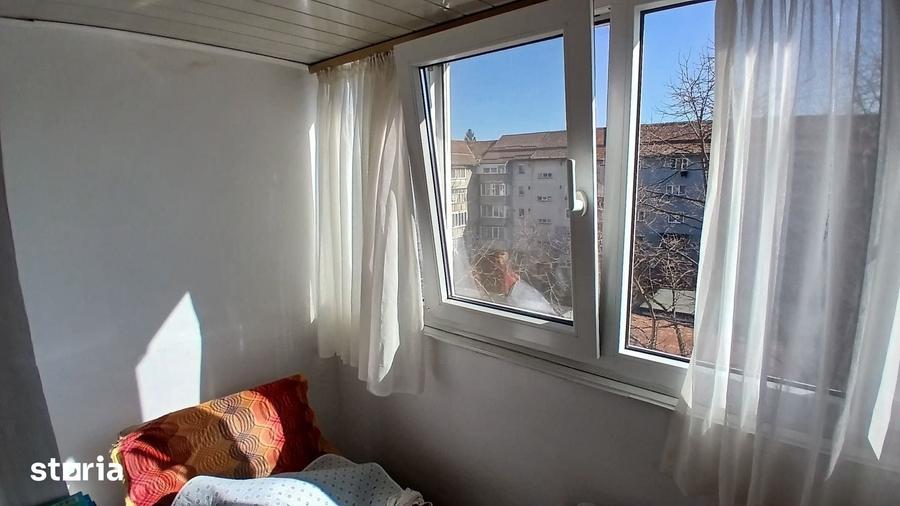 Apartament cu 3 camere decomandat în Central