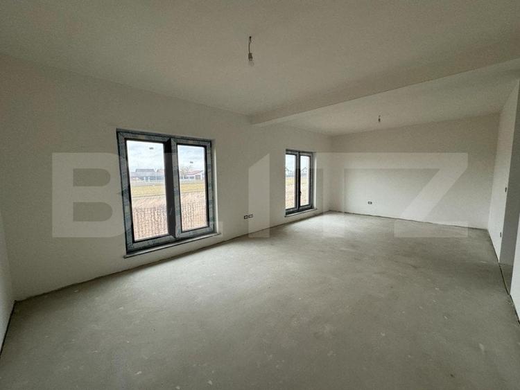 Casă individuală cu 4 camere cu Teren 300 Mp în Central