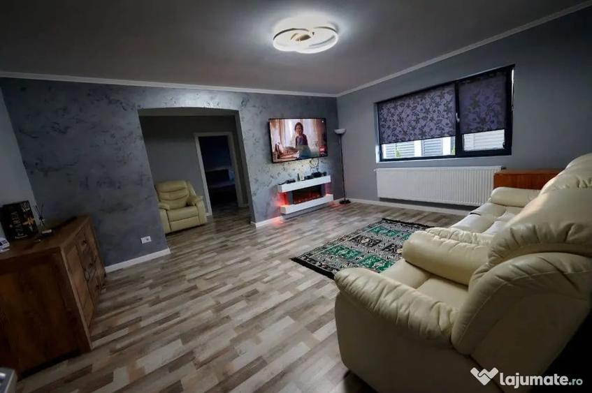 Casă cu 5 camere cu Teren 250 Mp în Central