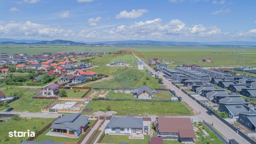 Teren de 683 mp, în Tărlungeni