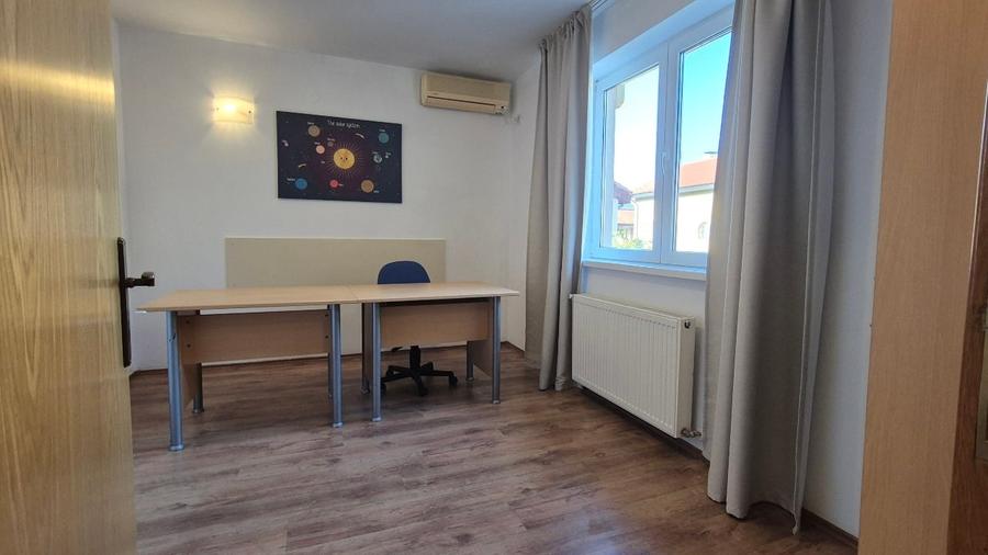 Duplex cu 5 camere cu Canalizare în Central