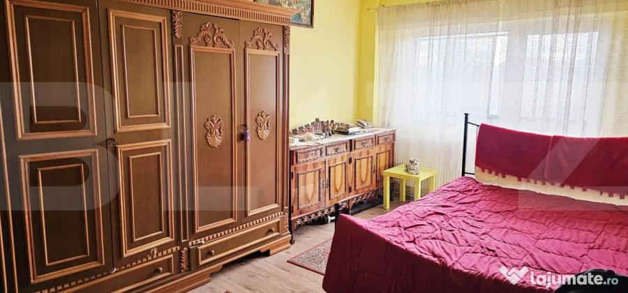 Apartament cu 5 camere decomandat în Central