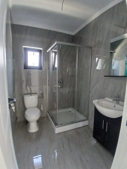 Casă cu 3 camere cu Teren 220 Mp în Central