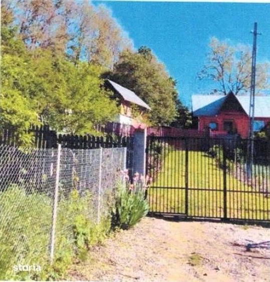 Casă cu 2 camere cu Teren 1546 Mp în Mălureni