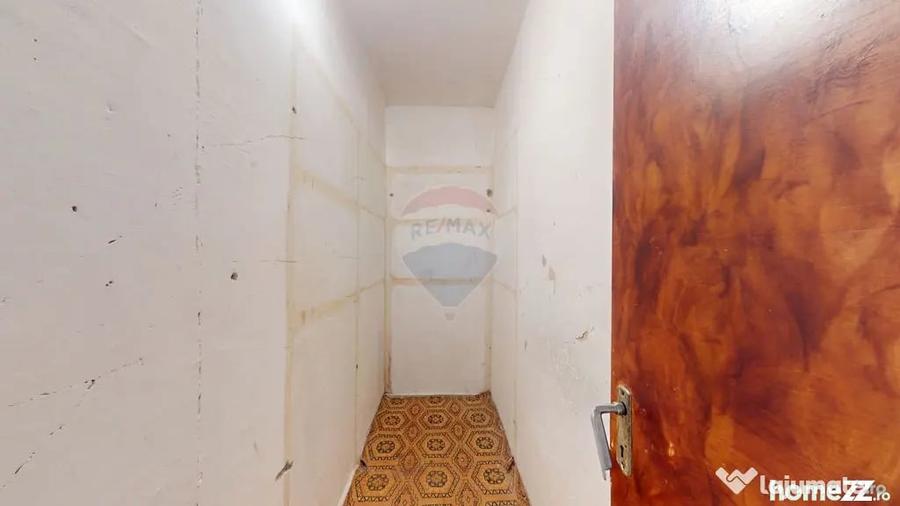 Apartament cu 2 camere decomandat în Noua