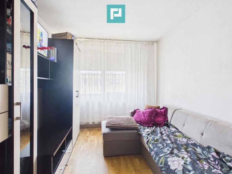 Apartament cu 2 camere semidecomandat, mobilat în Valenta