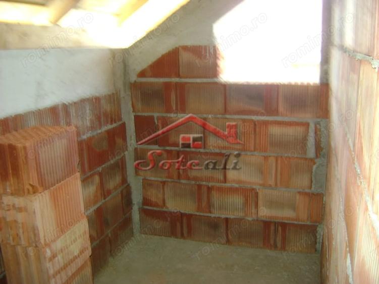 Casă cu Teren 650 Mp în Cornu