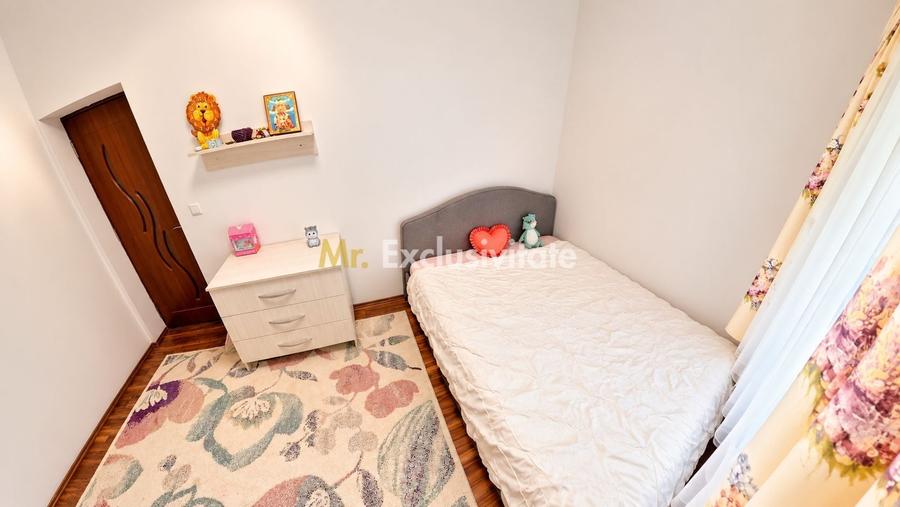 Apartament cu 4 camere decomandat, mobilat în Central