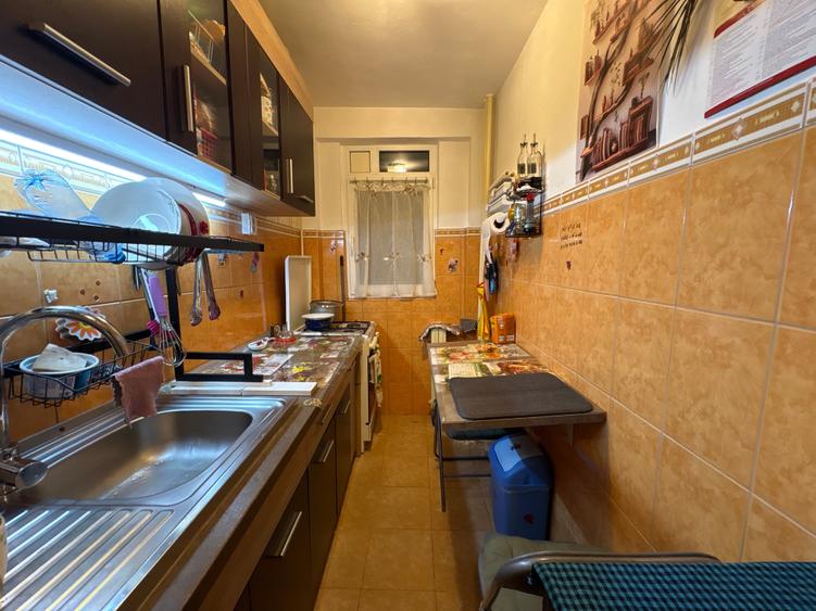 Apartament cu 2 camere decomandat în Lacul Tei