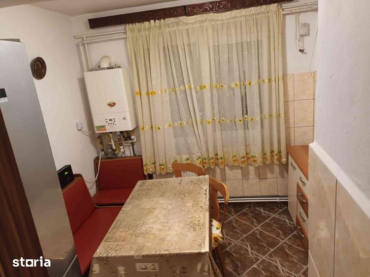 Apartament cu 2 camere semidecomandat în Mioriței