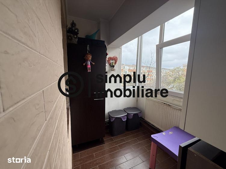 Apartament cu 4 camere decomandat în 1 Mai