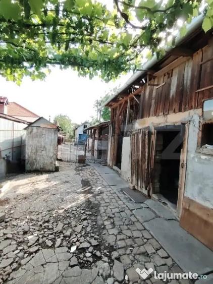 Casă cu 3 camere cu Teren 440 Mp în Central