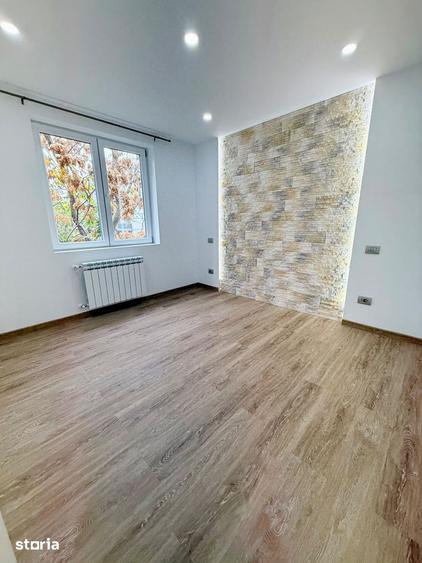 Apartament cu 3 camere semidecomandat în Apărătorii Patriei