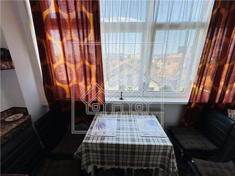 Apartament cu 2 camere decomandat în Calea Dumbrăvii