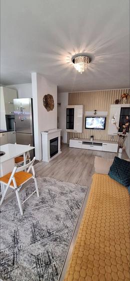 Apartament cu 2 camere decomandat în Florești