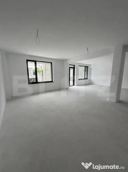 Spațiu comercial, de 90 mp, în Piața Centrală