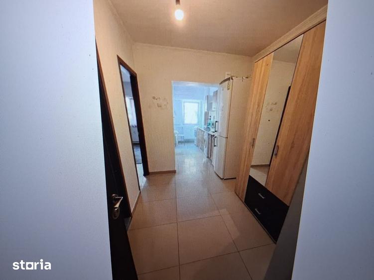 Garsonieră decomandată în Tei