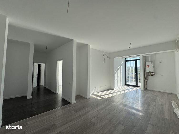 Apartament cu 3 camere semidecomandat în Florești