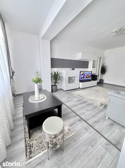 Apartament cu 3 camere decomandat în Tudor