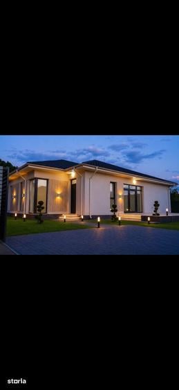 Casă cu 4 camere cu Teren 500 Mp în Bucov