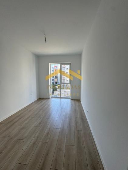 Apartament cu 3 camere decomandat în Aradului