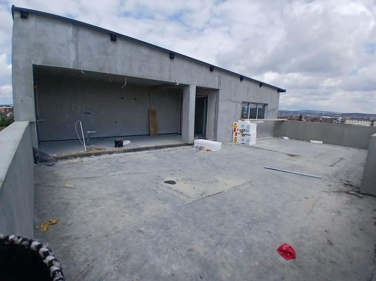 Penthouse cu 3 camere în Țiglari