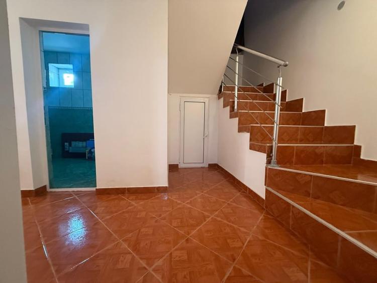Casă cu 7 camere cu Teren 1267 Mp în Cioranii de Jos