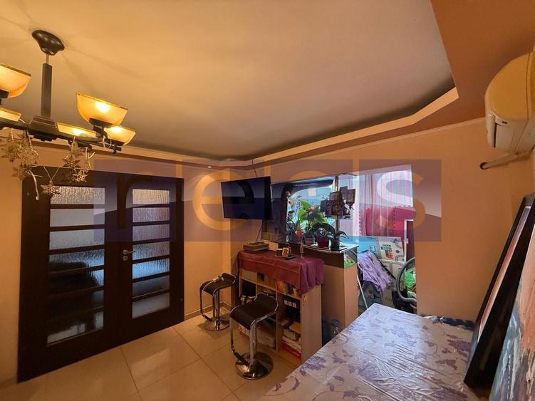 Apartament cu 4 camere semidecomandat, mobilat în Tineretului