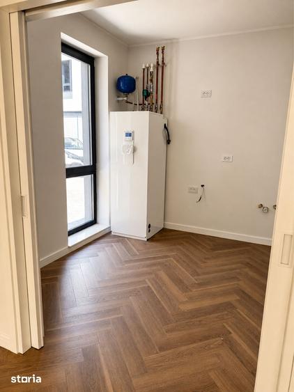 Casă cu 5 camere cu Teren 236 Mp în Exterior Vest