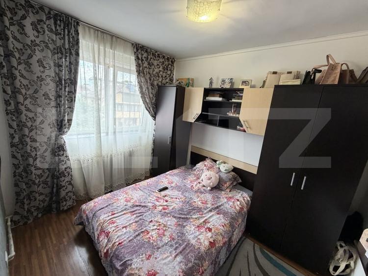 Apartament cu 3 camere decomandat, mobilat în 9 Mai