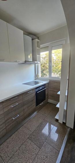 Apartament cu 3 camere semidecomandat în Olimpia-Stadion