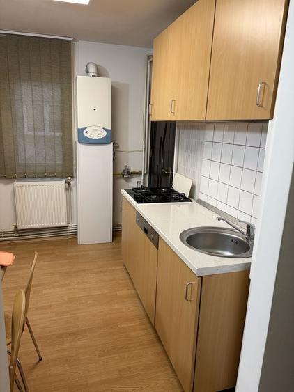 Apartament cu 2 camere semidecomandat în Gorjului