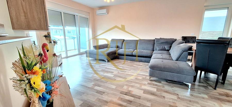 Apartament cu 2 camere semidecomandat, mobilat în Giroc