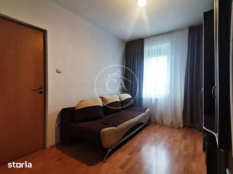 Garsonieră decomandată în Vest