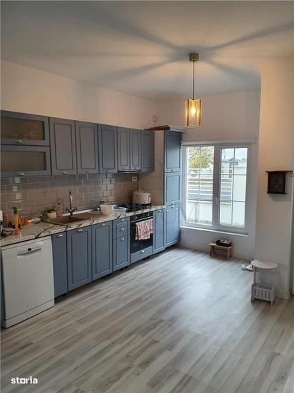 Casă cu 4 camere cu Teren 300 Mp în Central