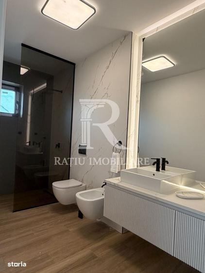 Casă cu 4 camere în Sânmartin