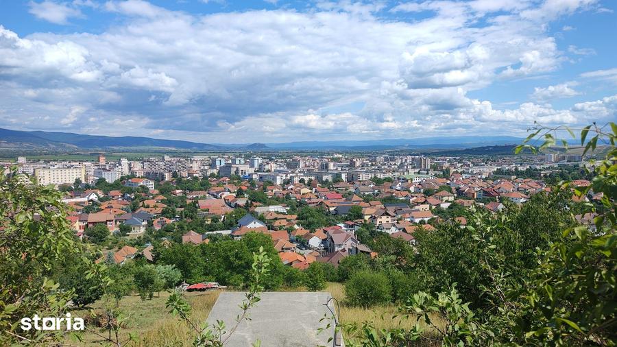 Teren de 4170 mp, în Central