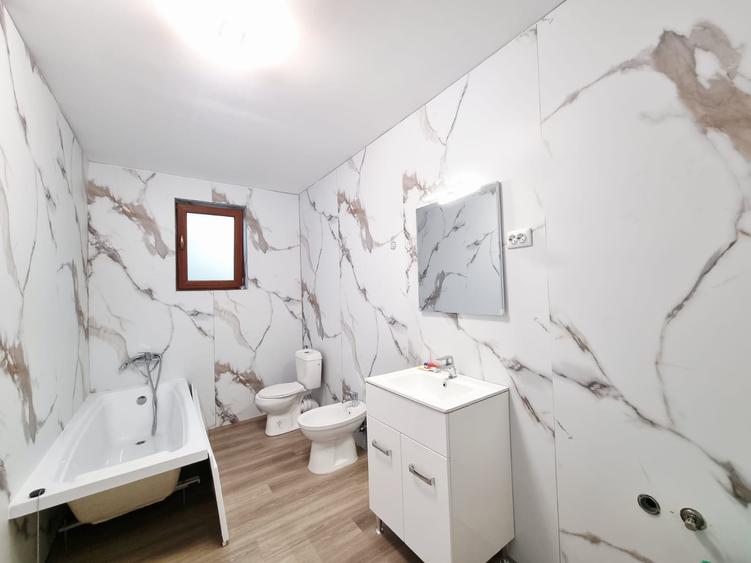 Casă individuală cu 3 camere cu Canalizare în Tulucești