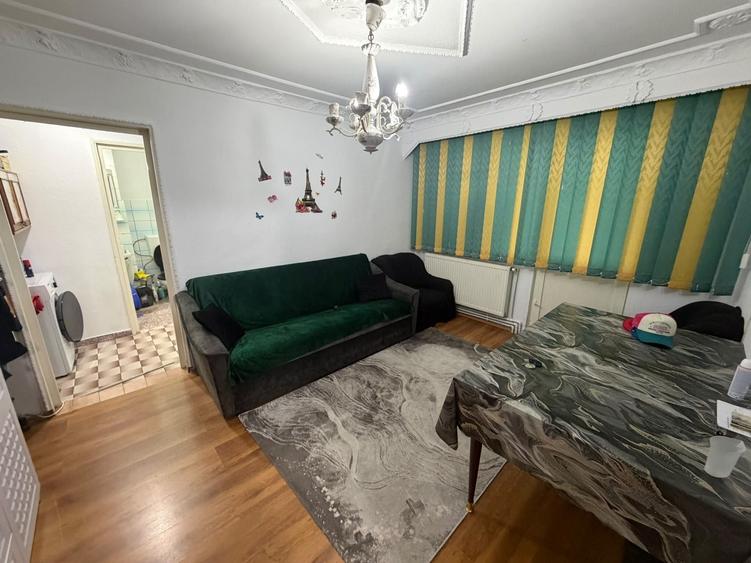 Apartament cu 3 camere semidecomandat în Hipodrom
