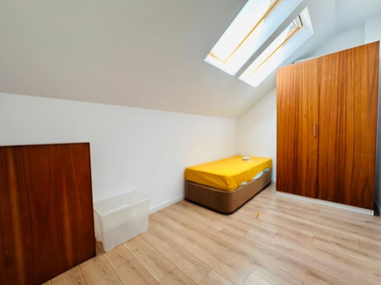 Duplex cu 5 camere cu Canalizare în Central