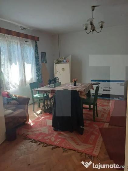 Casă cu 2 camere cu Teren 1426 Mp în Central