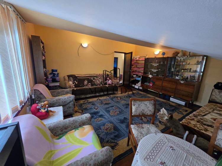 Spațiu comercial, de 301.26998901367 mp, în Bradu