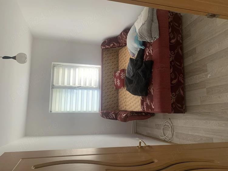 Apartament cu 3 camere decomandat în Albești