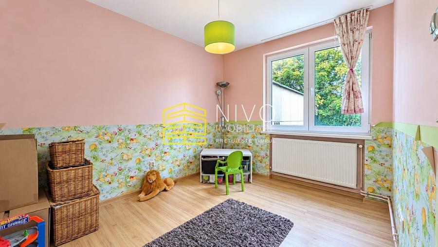 Apartament cu 4 camere decomandat în Tudor