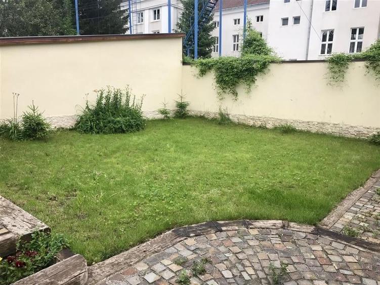 Casă individuală cu 3 camere cu Garaj în Griviței