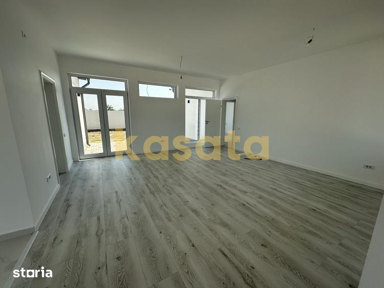 Casă cu 4 camere cu Teren 400 Mp în Domnești
