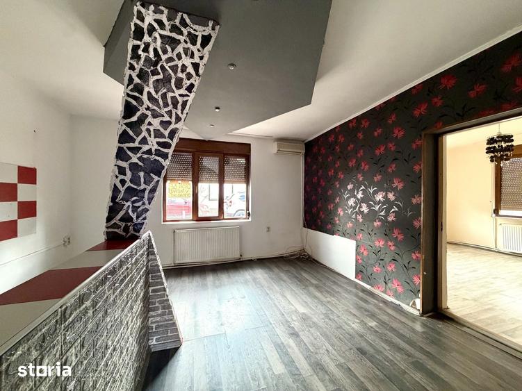 Casă cu 5 camere cu Teren 479 Mp în Ghirodei