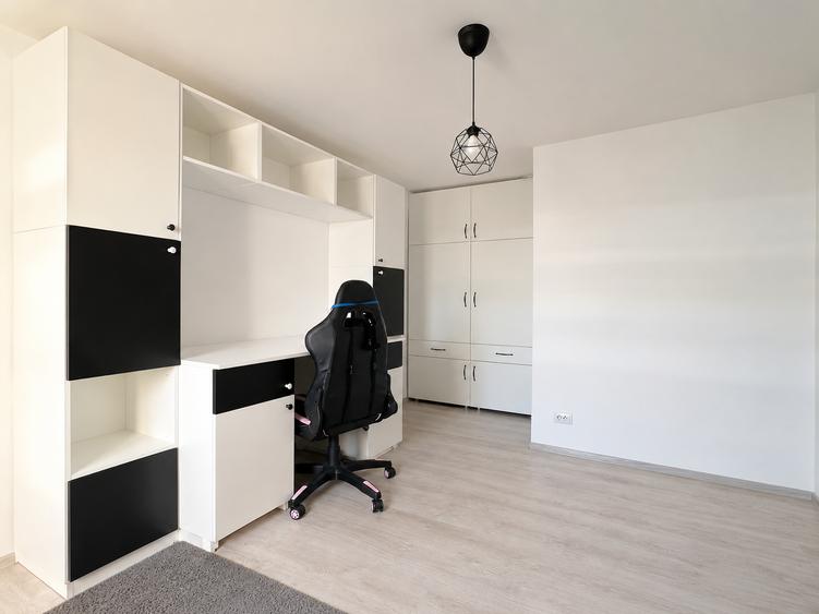 Apartament cu 3 camere decomandat în Dristor