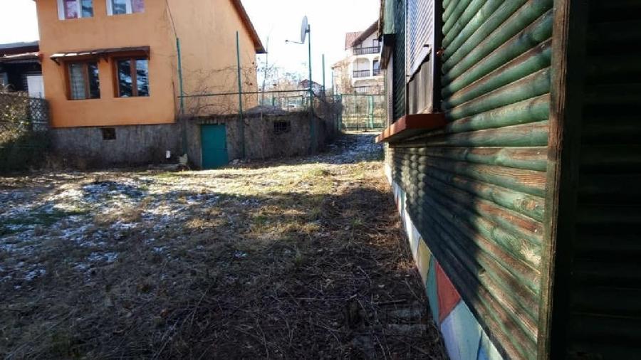 Casă individuală cu 5 camere cu Teren 1481 Mp în Nord